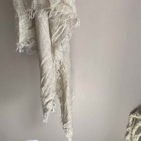 CutuliCult Italian shawl - Picture 3 of 5